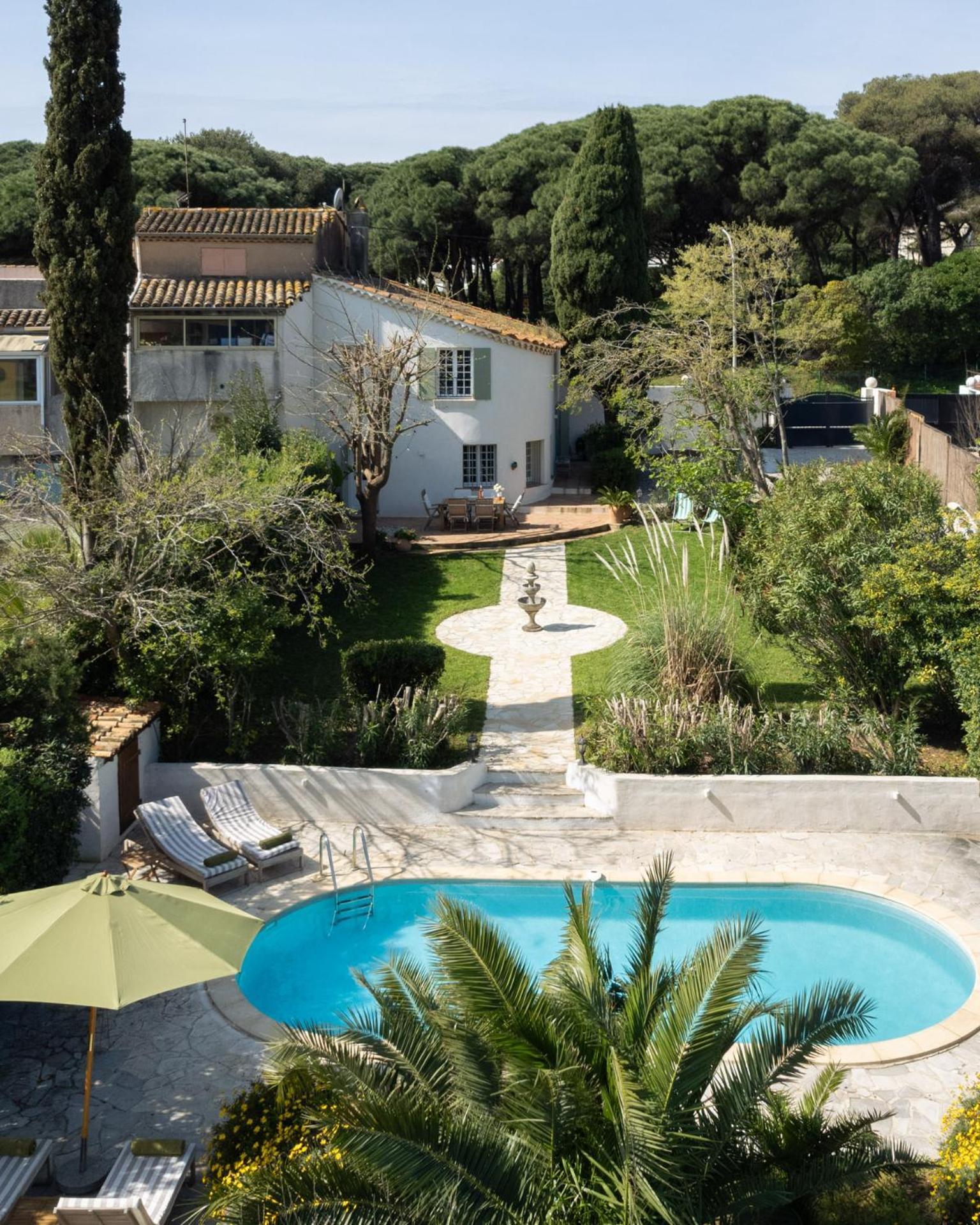 Maison Fruitier With Pool At 15m From The In Villa